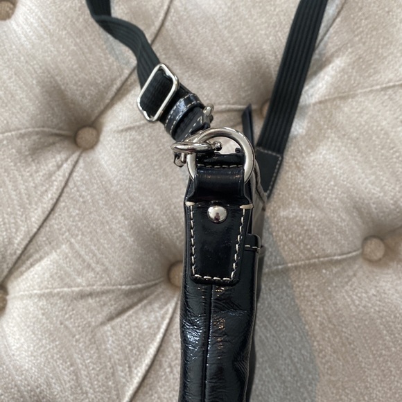 Coach patent leather/white stitch crossbody bag - Picture 5 of 9